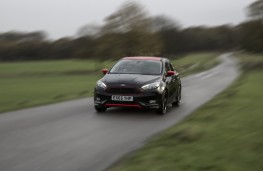 Ford Focus Black Edition, front, action