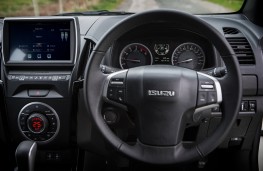 Isuzu D-Max Blade, 2017, dashboard