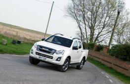Isuzu D-Max Blade, 2017, front, action
