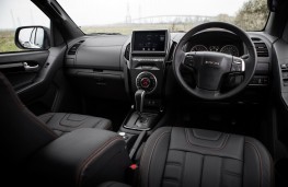 Isuzu D-Max Blade, 2017, interior