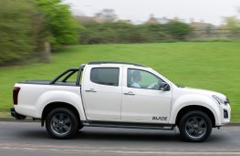 Isuzu D-Max Blade, 2017, side