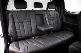 Isuzu D-Max Blade, 2017, rear seats