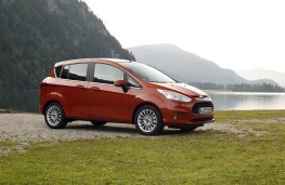Ford B-MAX 2015, side