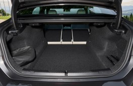 BMW 530e, 2025, boot