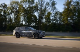 BMW iX5 Hydrogen, 2025, side