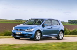 Volkswagen Golf TSI BlueMotion, side, action