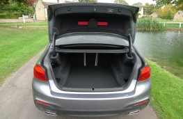  BMW 520d M Sport, boot