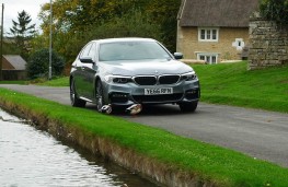  BMW 520d M Sport, front static 2