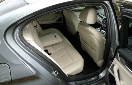  BMW 520d M Sport, rear seats