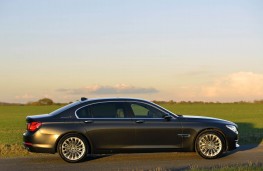 BMW ActiveHybrid 7 L SE, side