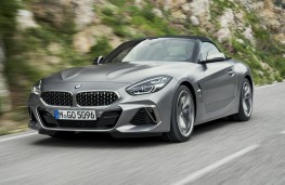 BMW Z4 2019 front action, hood-up