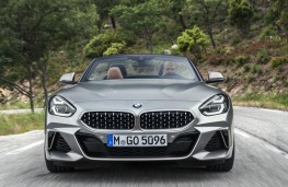 BMW Z4 2019 head-on action