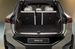 BMW X5, 2026, boot