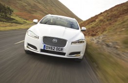 Jaguar XF Sportbrake, front