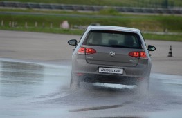 Volkswagen Golf, Bridgestone tyre testing, Aprilia