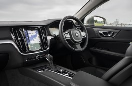 Volvo V60, 2018, interior