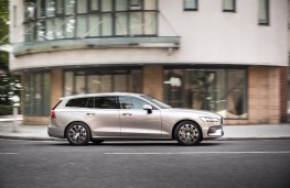 Volvo V60, 2018, side, action