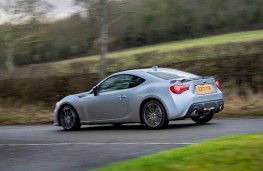 Subaru BRZ, side
