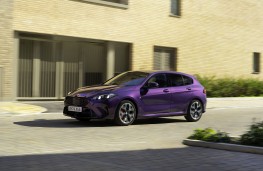 BMW 120 M Sport, 2025, side