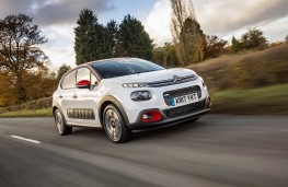 Citroen C3, 17-plate, front, action