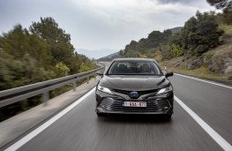 Toyota Camry, 2019, nose