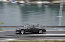 Toyota Camry, 2019, side
