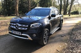 Mercedes X-Class, front