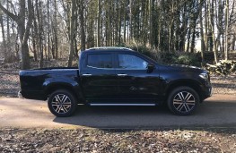 Mercedes X-Class, side