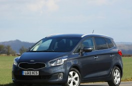 Kia Carens, upright