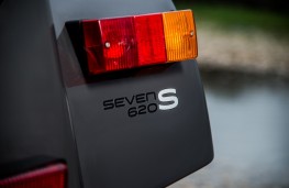 Caterham 620S, badge