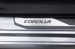Toyota Corolla Touring Sports, 2026, sill kickplate badge