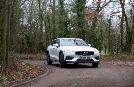 Volvo V60 Cross Country, front