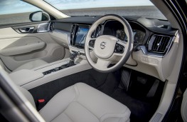 Volvo V60 Cross Country, 2019, interior