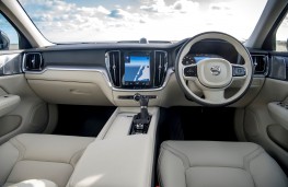 Volvo V60 Cross Country, interior
