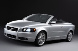 Volvo C70, front