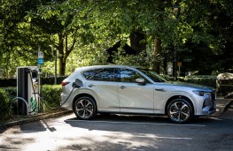 Mazda CX-60, 2025, charging