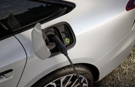 Audi A6 e-hybrid quattro, 2025, charging port