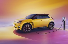 Renault 5 E-Tech, 2025, charging