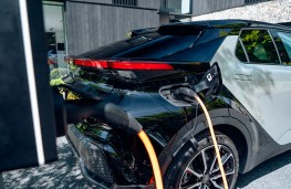 Toyota C-HR PHEV, 2026, charging