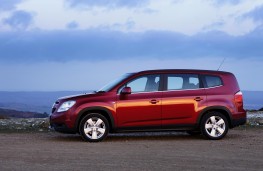 Chevrolet Orlando side