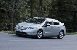 Chevrolet Volt, side