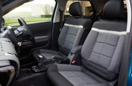 Citroen C4 Cactus, front seats