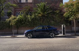 Citroen e-C4X, 2024, side, charging