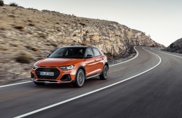 Audi A1 citycarver, 2019, front, action
