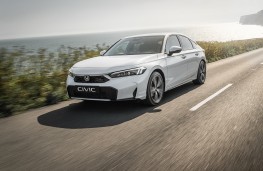 Honda Civic e:HEV, 2025, front
