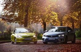 Honda Insight and silver Civic, 2024, front