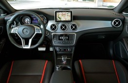 Mercedes CLA 45 AMG, interior