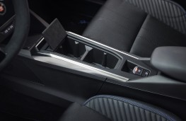 Renault Clio, 2025, centre console