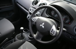 Mitsubishi Colt interior