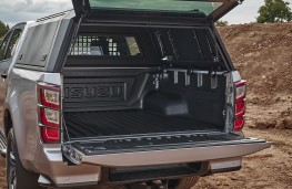 Isuzu D-Max V-Cross Commercial, 2025, boot